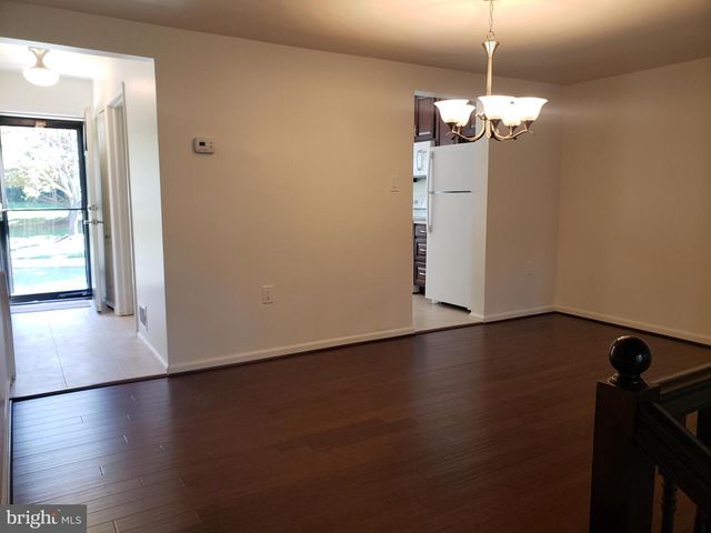 5732 LOFTHILL CT, Alexandria, VA 22303