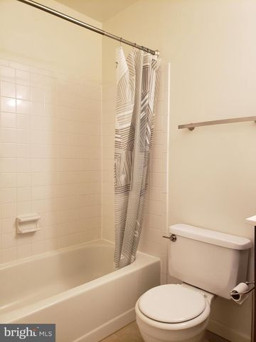 5732 LOFTHILL CT, Alexandria, VA 22303