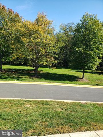 5732 LOFTHILL CT, Alexandria, VA 22303