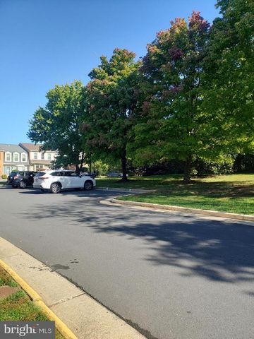 5732 LOFTHILL CT, Alexandria, VA 22303