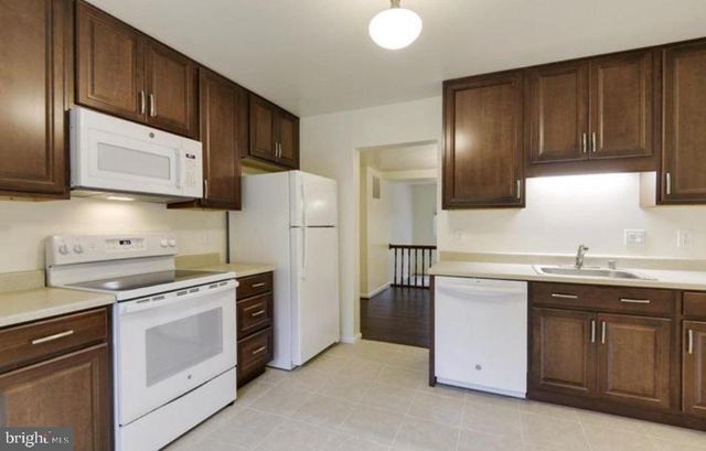 5732 LOFTHILL CT, Alexandria, VA 22303