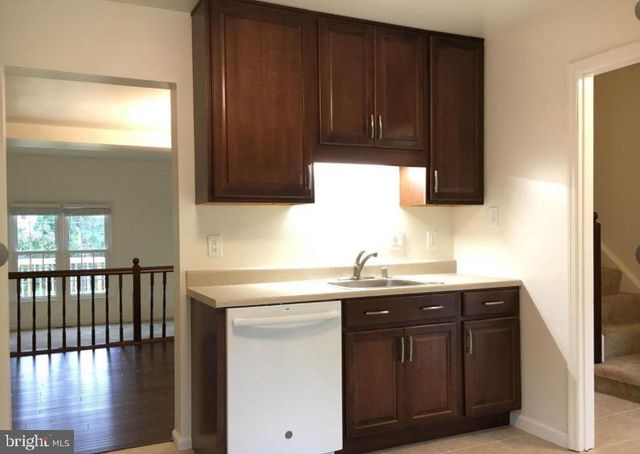 5732 LOFTHILL CT, Alexandria, VA 22303