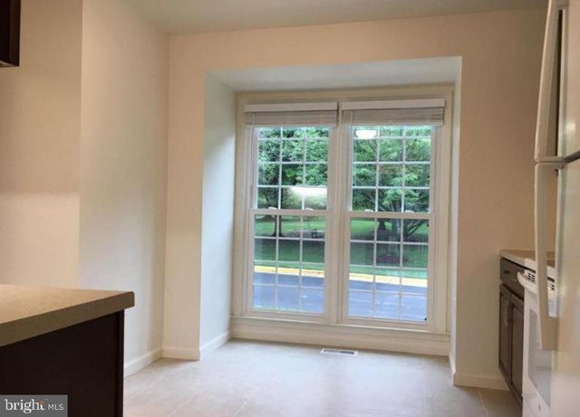 5732 LOFTHILL CT, Alexandria, VA 22303