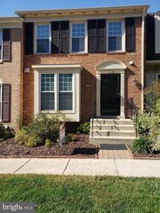 5732 LOFTHILL CT, Alexandria, VA 22303