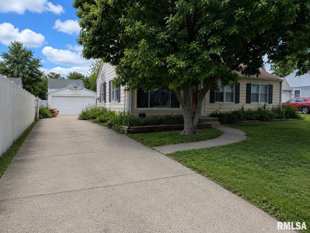 1011 E TRIPP Avenue, Peoria, IL 61603