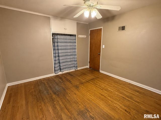 1011 E TRIPP Avenue, Peoria, IL 61603