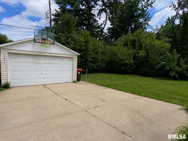 1011 E TRIPP Avenue, Peoria, IL 61603