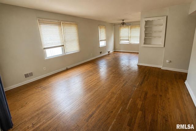 1011 E TRIPP Avenue, Peoria, IL 61603