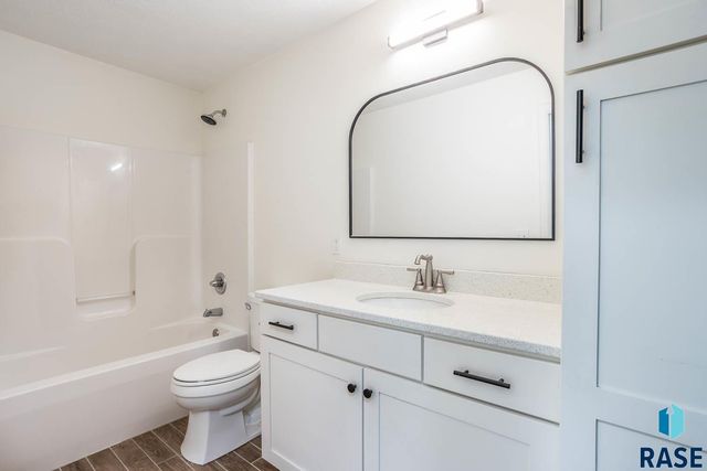 4312 Alpine Ave Avenue, Sioux Falls, SD 57110