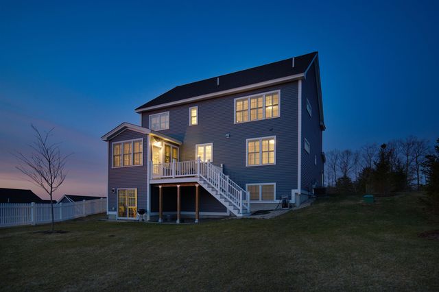 12 Summit Circle, Newmarket, NH 03857