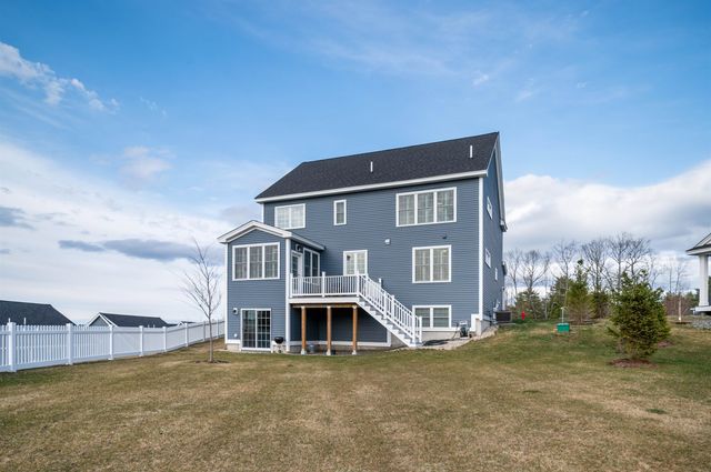12 Summit Circle, Newmarket, NH 03857