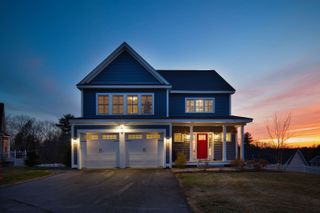 12 Summit Circle, Newmarket, NH 03857
