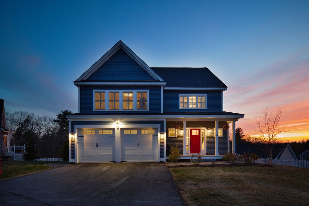 12 Summit Circle, Newmarket, NH 03857