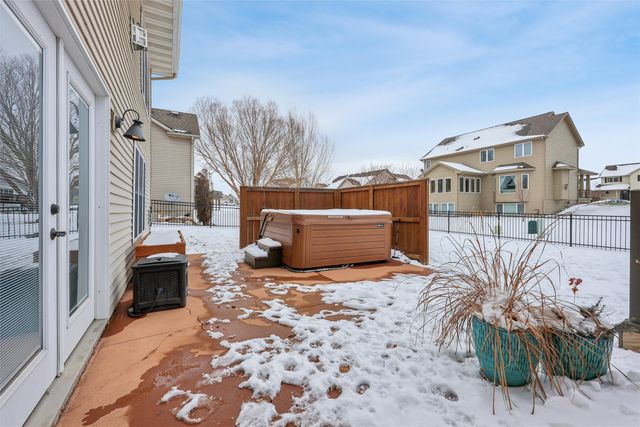 1215 NW Boulder Drive, Ankeny, IA 50023