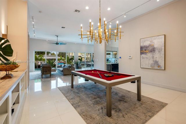 2112 NE 17th Ave, Wilton Manors, FL 33305