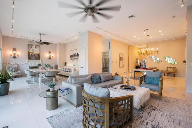 2112 NE 17th Ave, Wilton Manors, FL 33305