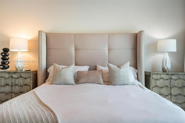 2112 NE 17th Ave, Wilton Manors, FL 33305