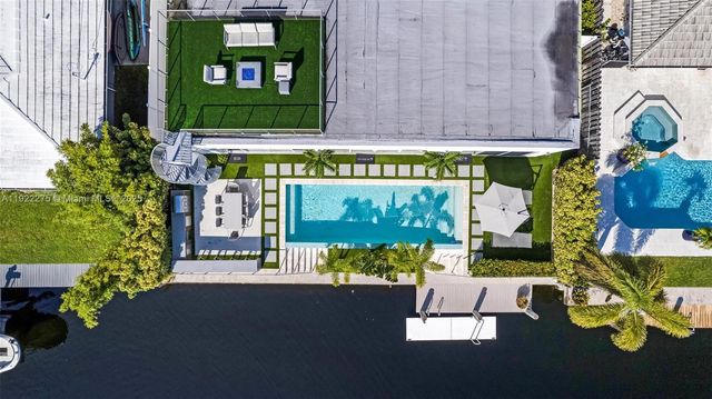 2112 NE 17th Ave, Wilton Manors, FL 33305