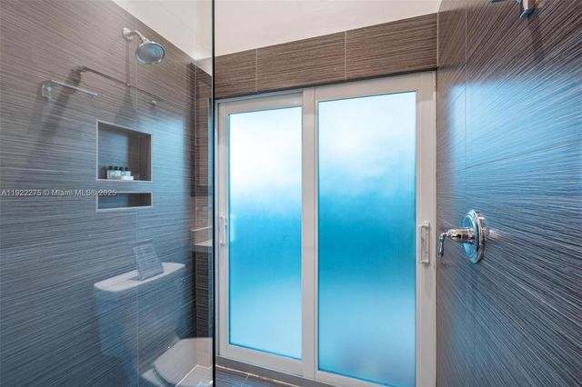 2112 NE 17th Ave, Wilton Manors, FL 33305