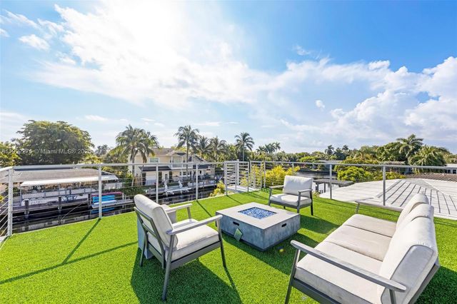 2112 NE 17th Ave, Wilton Manors, FL 33305