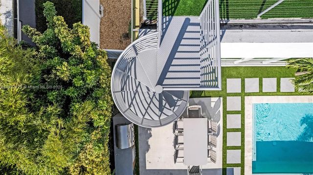 2112 NE 17th Ave, Wilton Manors, FL 33305