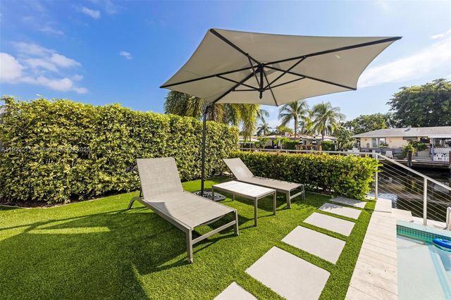 2112 NE 17th Ave, Wilton Manors, FL 33305