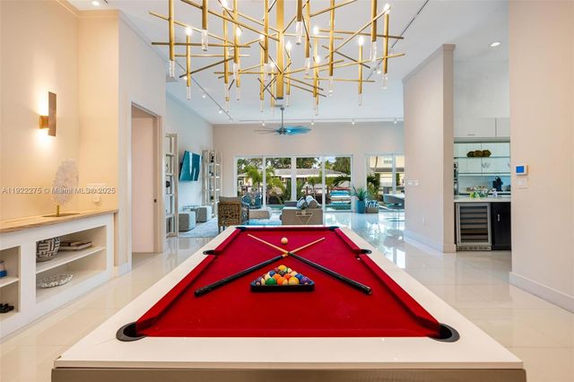 2112 NE 17th Ave, Wilton Manors, FL 33305