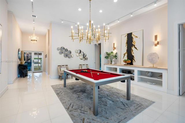 2112 NE 17th Ave, Wilton Manors, FL 33305