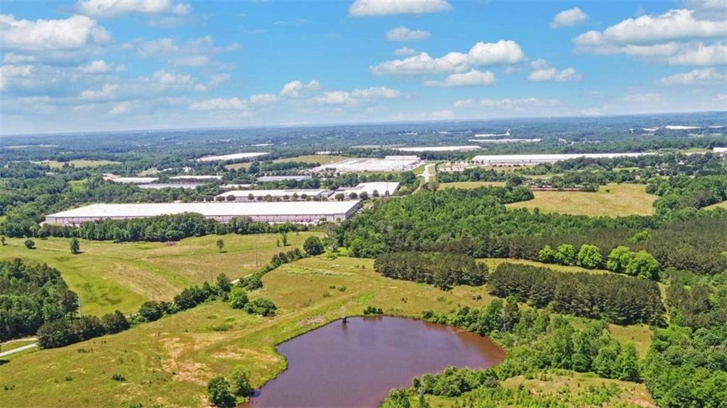 Image 5 of property listing at 0000 Wayne Poultry Road, Pendergrass, GA 30567