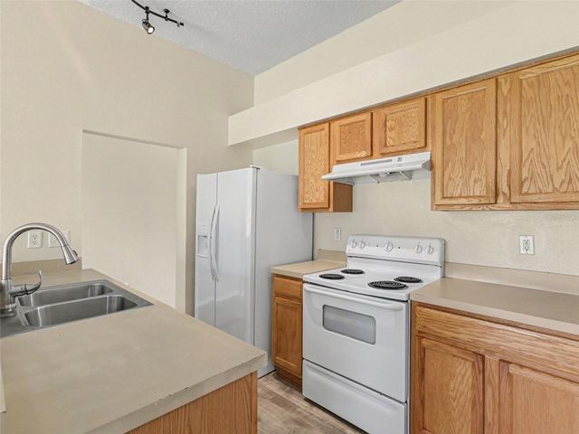 7947 MERCHANTVILLE CIRCLE, Zephyrhills, FL 33540
