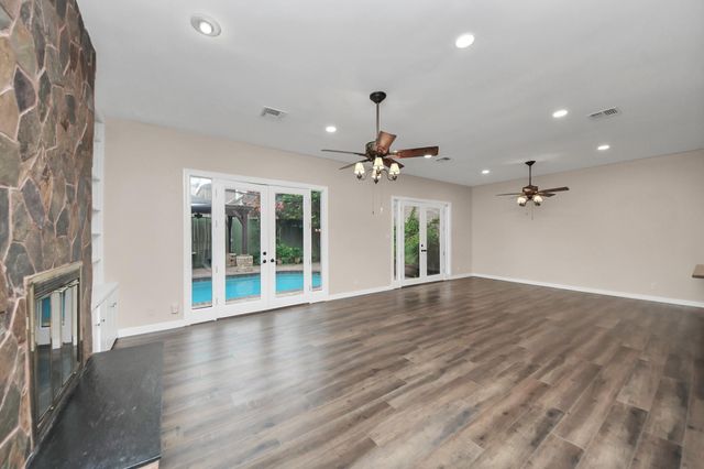 10843 Pepper Lane, Houston, TX 77079