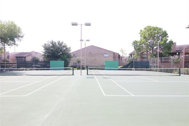 10555 Turtlewood Ct 1001, Houston, TX 77072