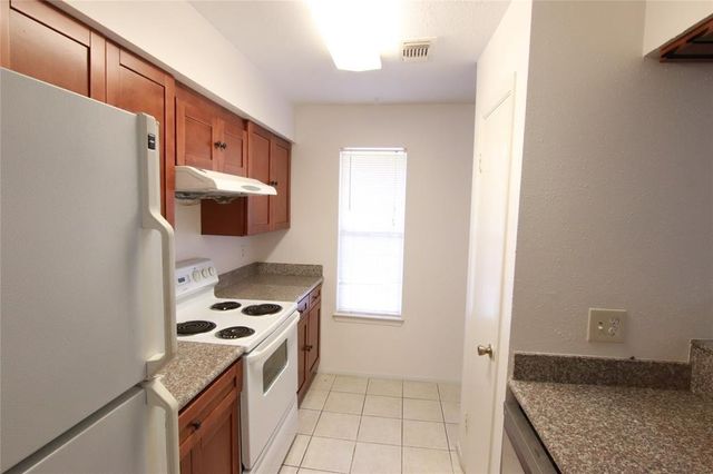 10555 Turtlewood Ct 1001, Houston, TX 77072