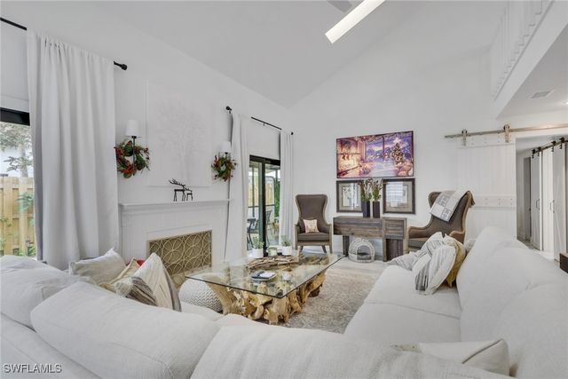 871 Meadowland DR F, Naples, FL 34108