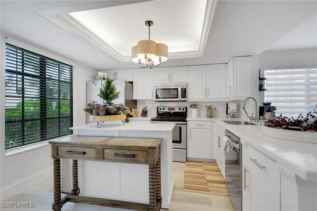 871 Meadowland DR F, Naples, FL 34108