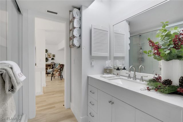 871 Meadowland DR F, Naples, FL 34108