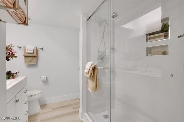 871 Meadowland DR F, Naples, FL 34108