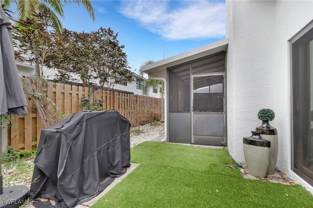 871 Meadowland DR F, Naples, FL 34108