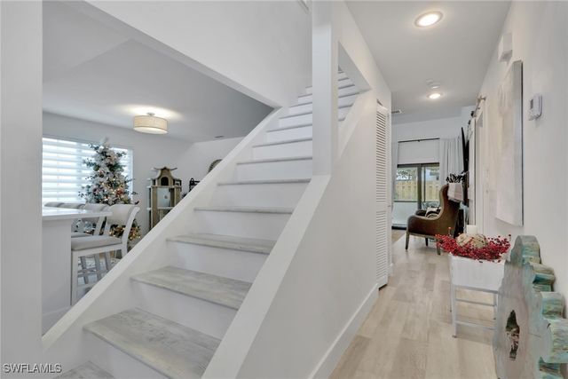 871 Meadowland DR F, Naples, FL 34108