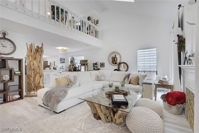 871 Meadowland DR F, Naples, FL 34108