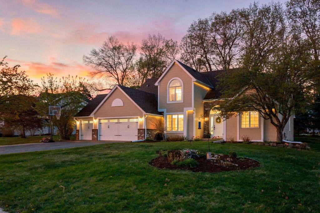 1772 Brighton Trail, Woodbury, MN 55125