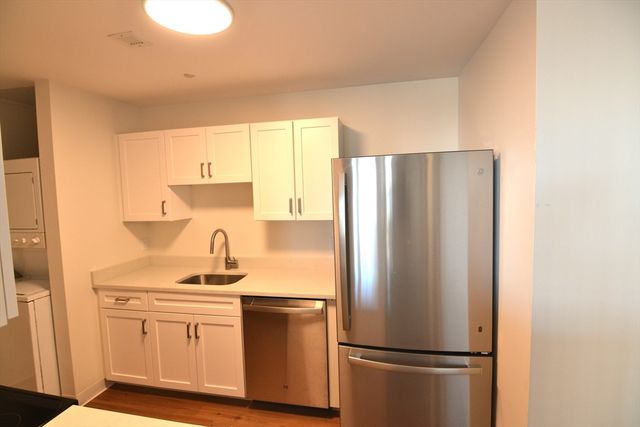 75 Peterborough 401, Boston, MA 02215