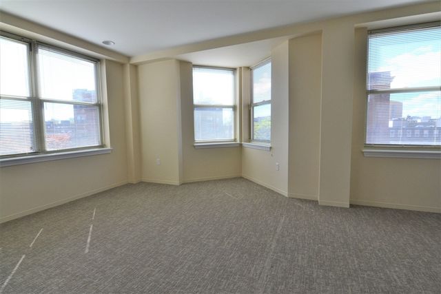 75 Peterborough 401, Boston, MA 02215