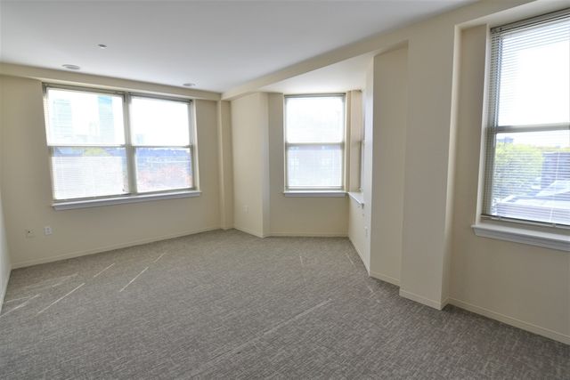 75 Peterborough 401, Boston, MA 02215
