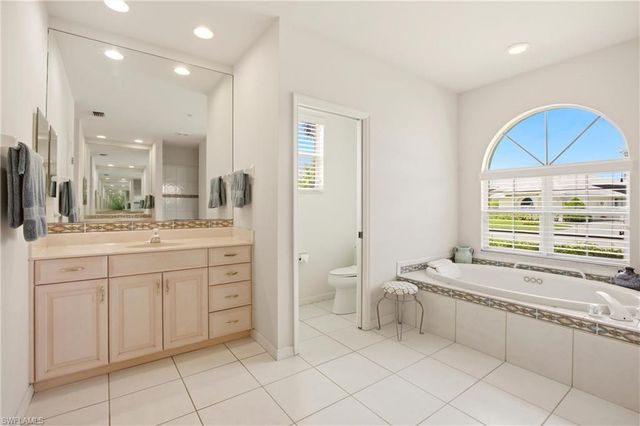 10815 Phoenix WAY, Naples, FL 34119