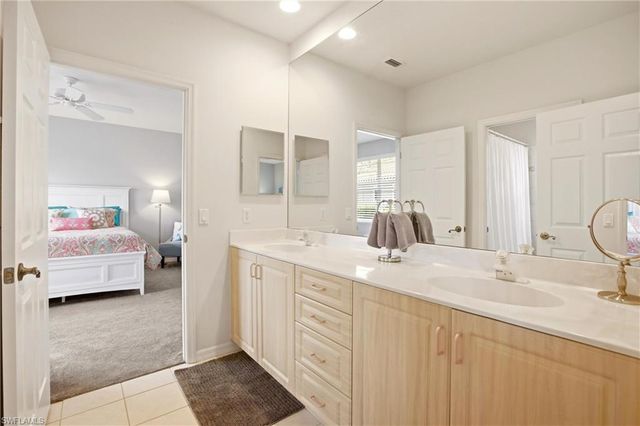 10815 Phoenix WAY, Naples, FL 34119