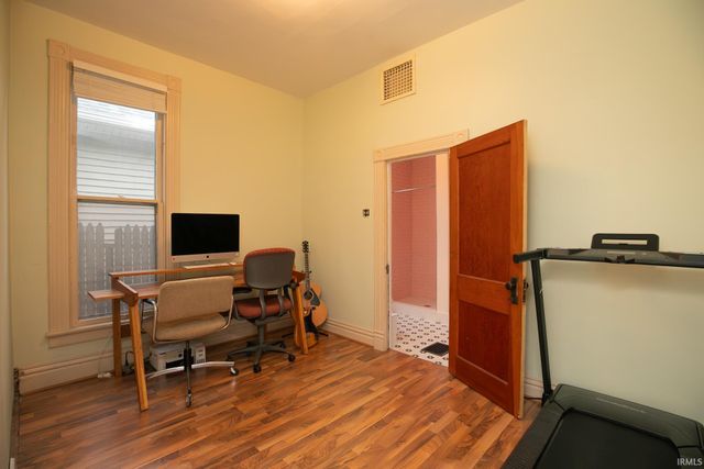 1104 Columbia Avenue, Fort Wayne, IN 46805