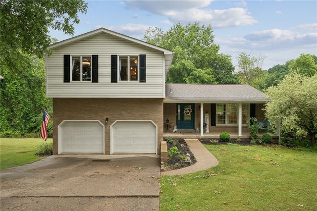 4067 Briarwood Dr, Jeannette, PA 15644