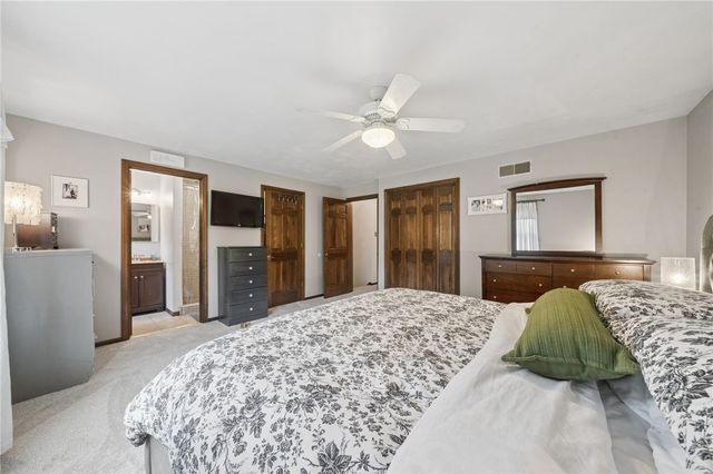 4067 Briarwood Dr, Jeannette, PA 15644