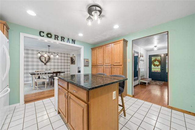 4067 Briarwood Dr, Jeannette, PA 15644